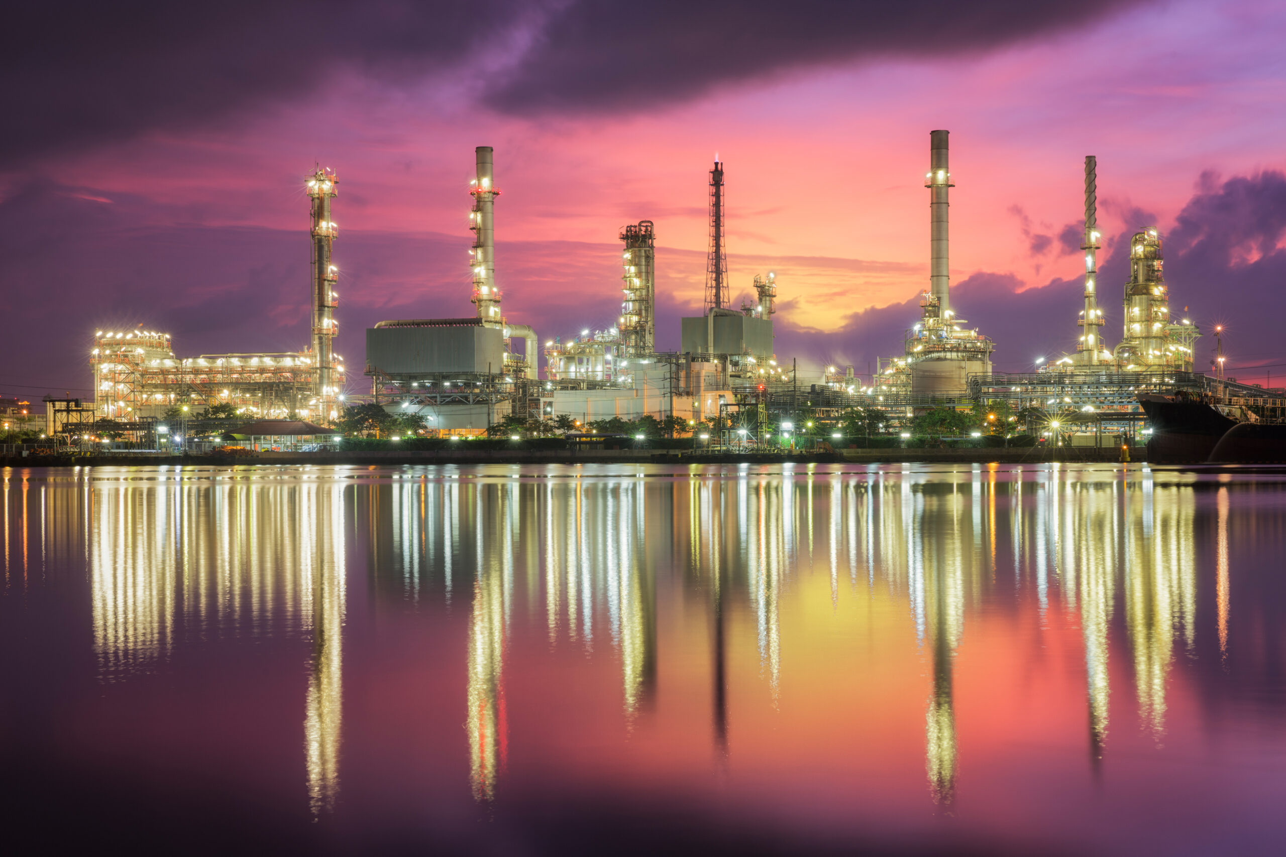 refinery_at_night